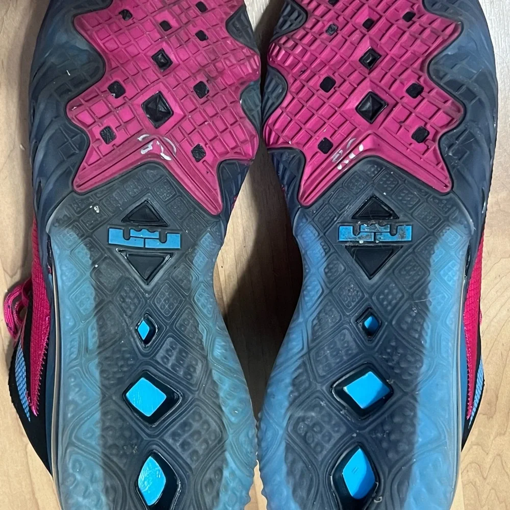 Nike Lebron XVIII (18) Low Fireberry Neon Nights - Picture 4 of 4